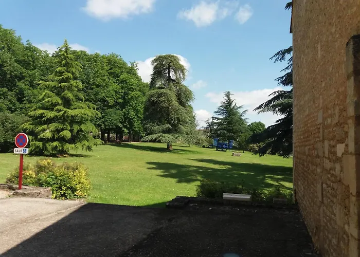 Chateau D'ayron 度假居 *